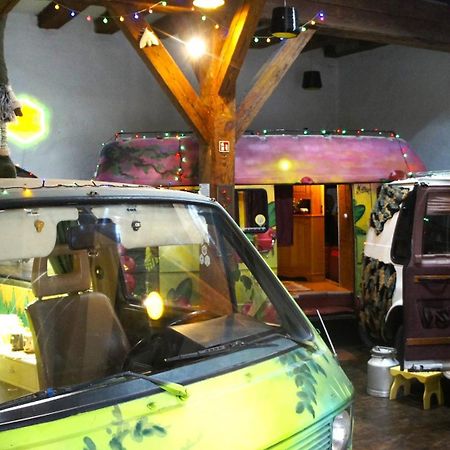 Urban Van Glamping Riga Buitenkant foto