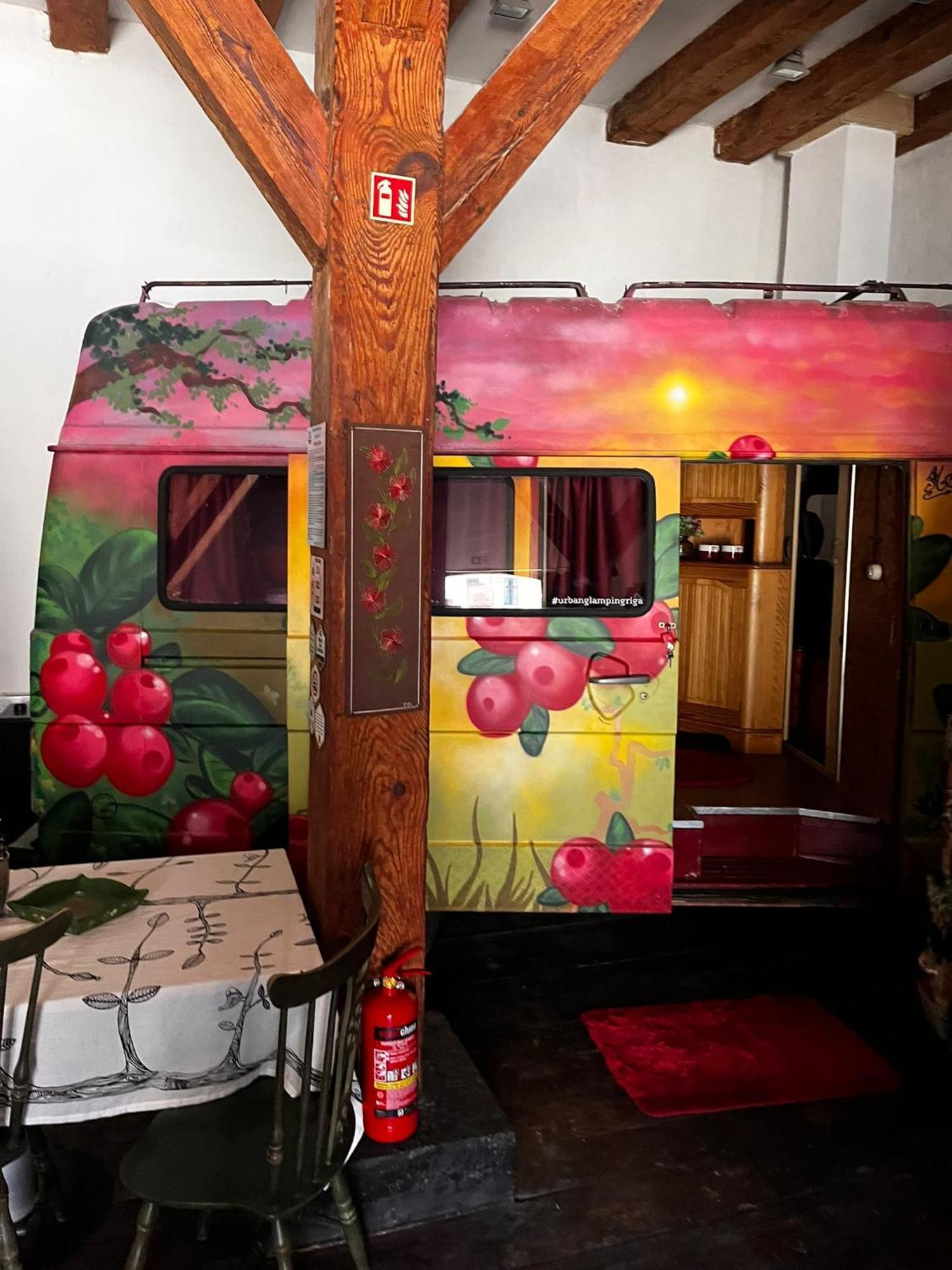 Urban Van Glamping Riga Buitenkant foto